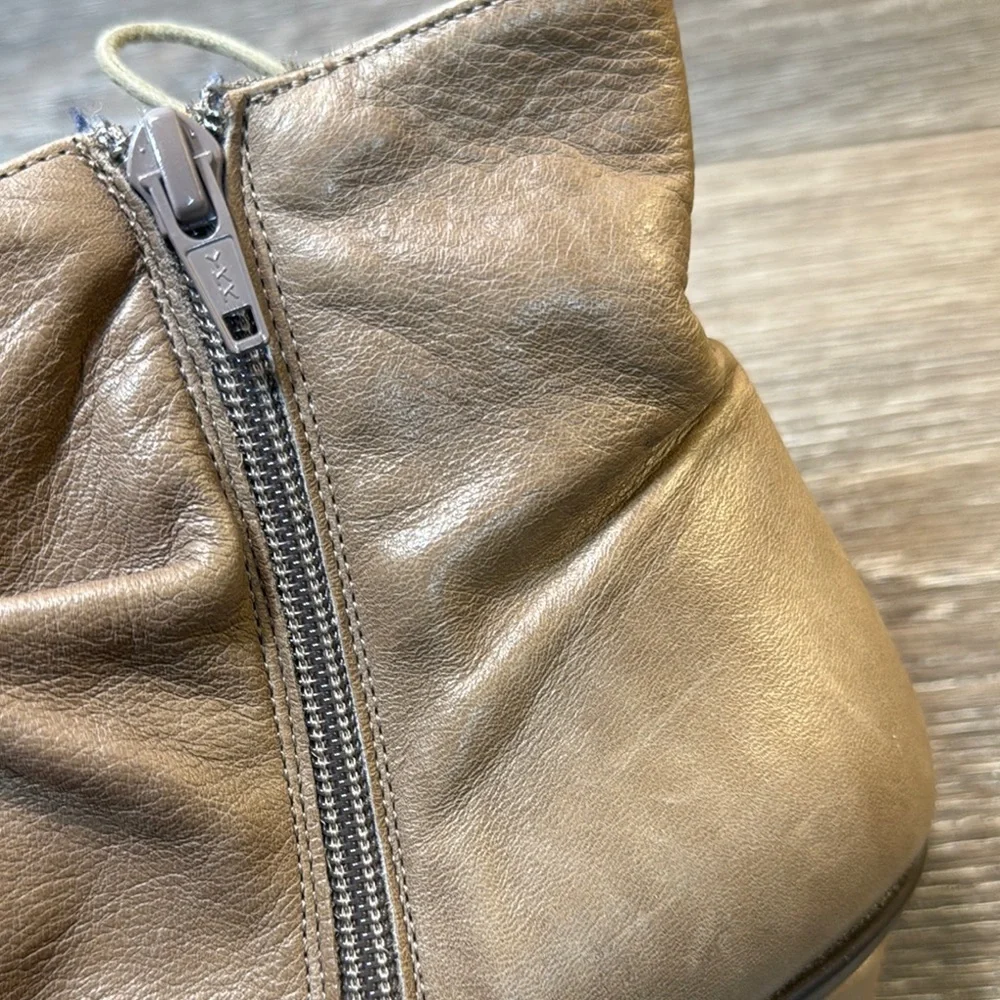 Eric Michael  Tan soft Leather Ankle Boots woman’s 8.5 (s30)